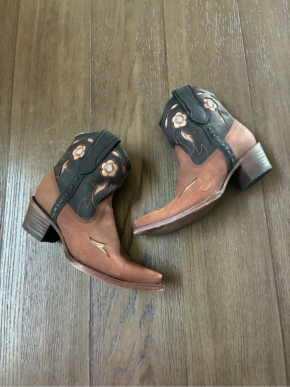 Circle G Floral Embroidery Western Boots